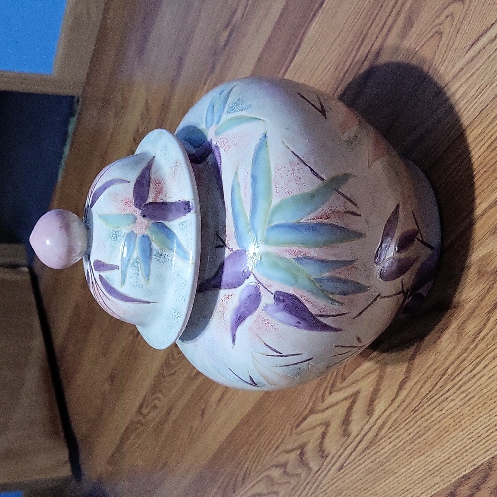 Large China Trader stoneware vase with lid home decor floral pastels vintage